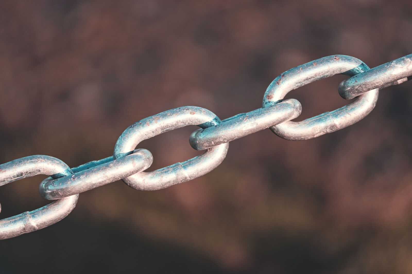 Canon EOS 200D (EOS Rebel SL2 / EOS Kiss X9) sample photo. Metal chain, chain, rusty photography
