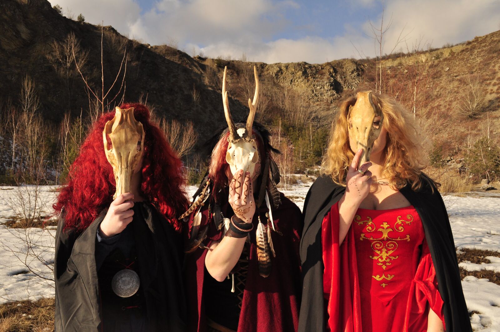 Nikon D5000 sample photo. Woman, priestesses, skull photography