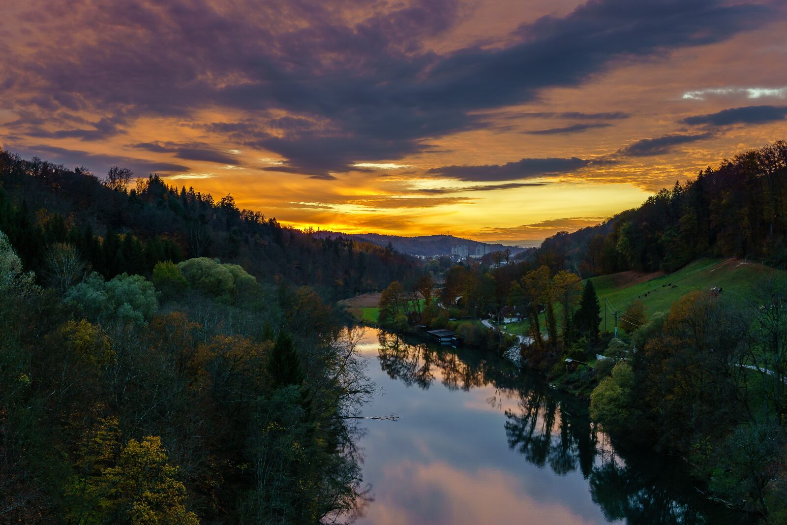 30mm F1.4 DC DN | Contemporary 016 sample photo. Autumn, river, sunset photography
