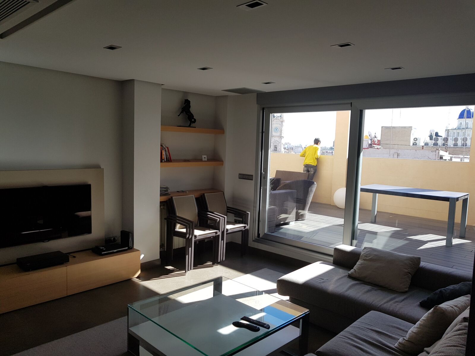 Samsung Galaxy S8+ sample photo. Valencia, attic, living room photography