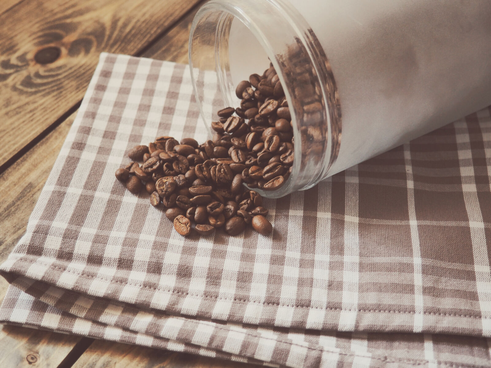 Olympus OM-D E-M10 II sample photo. Wood, beans, coffee, drink photography