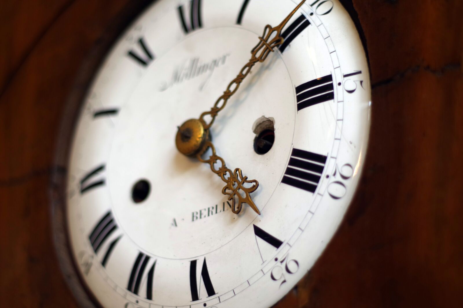 Pentax K-S2 sample photo. Clock, tips, old photography