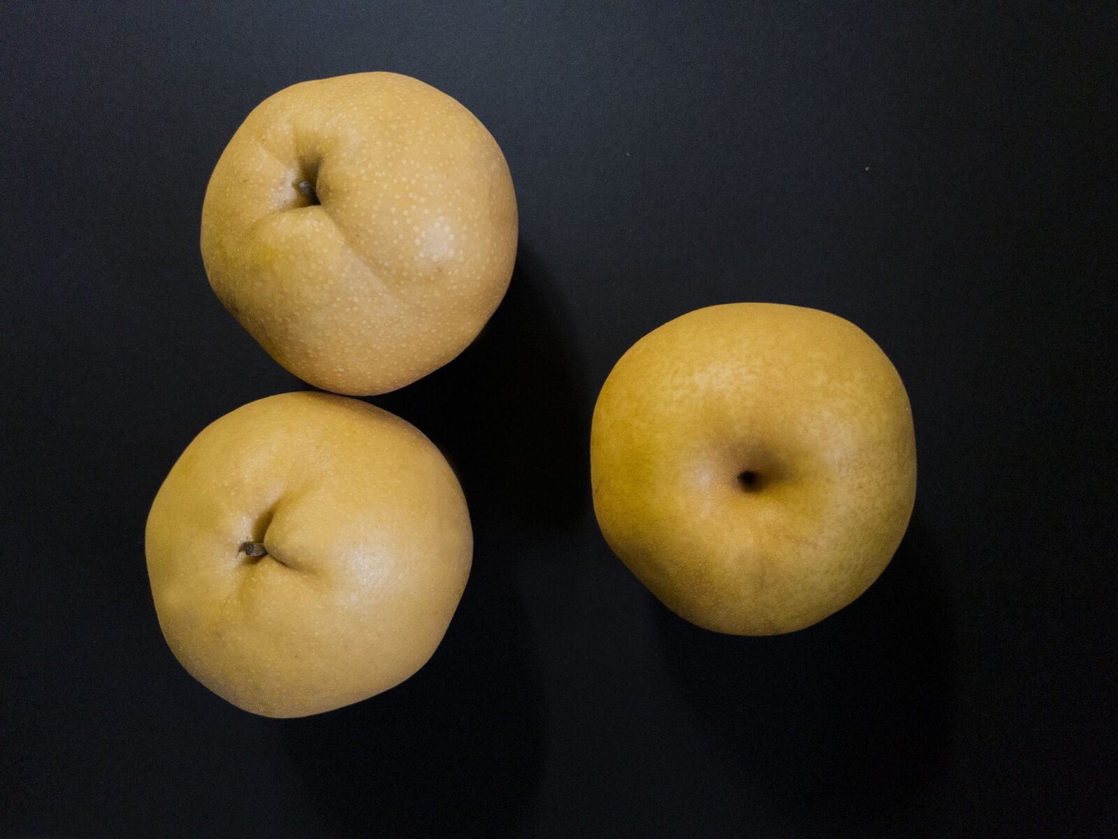 Samsung Galaxy S9+ sample photo. Pears, three, black photography