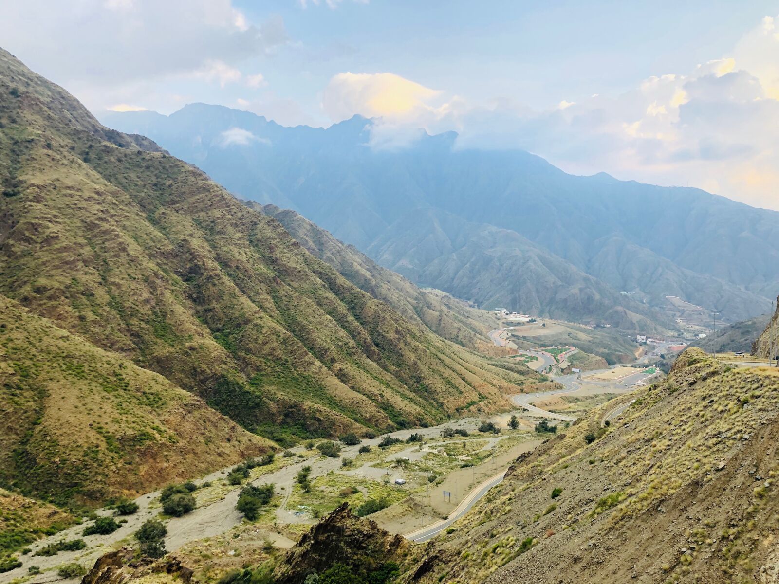 iPhone X back dual camera 4mm f/1.8 sample photo. Mountains, abha, saudi arabia photography