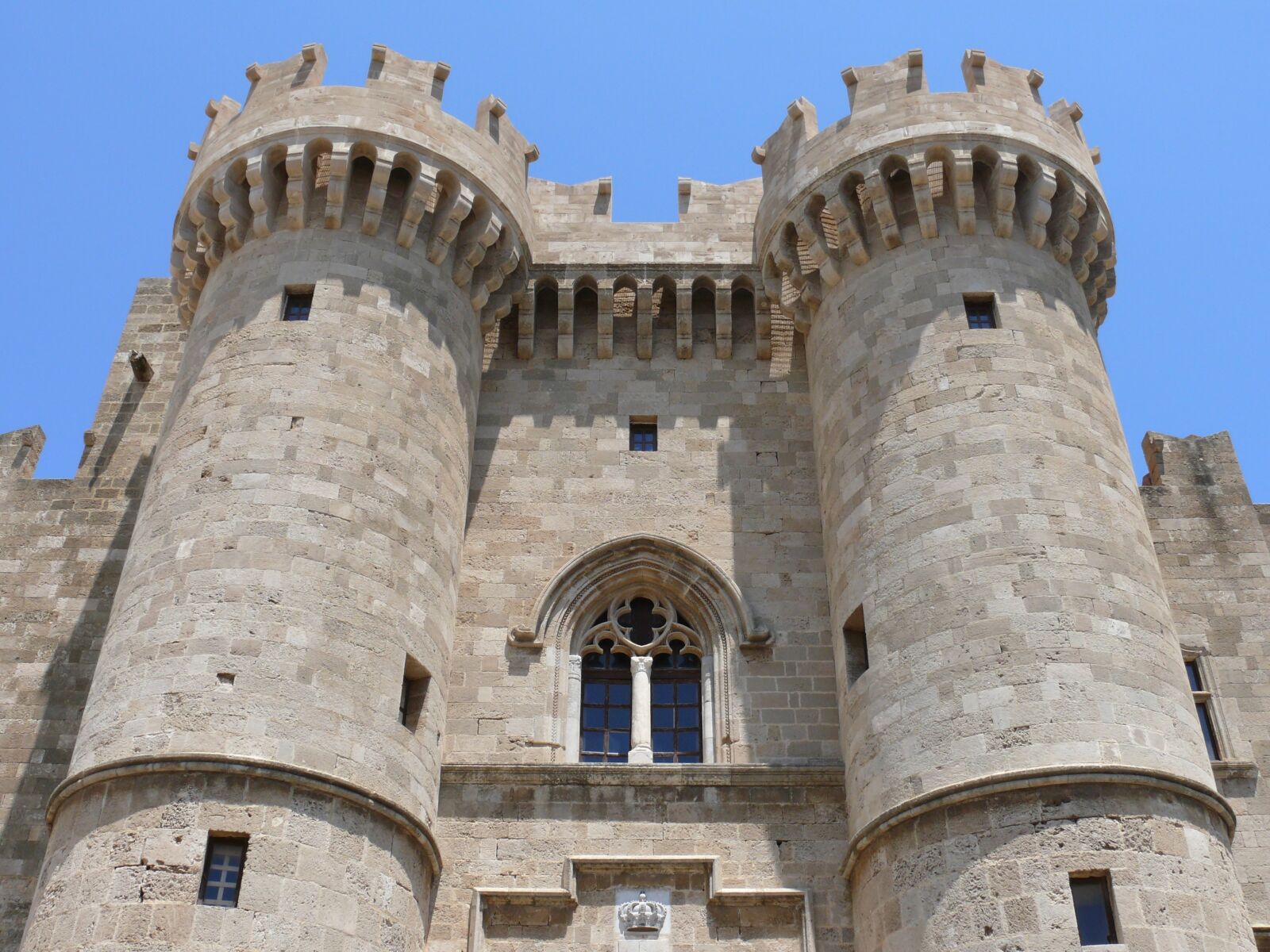 Panasonic DMC-FZ50 sample photo. Knights, fort, palace of photography