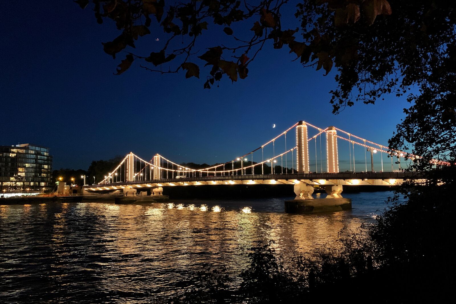 Apple iPhone XR sample photo. London, night, cityscape photography