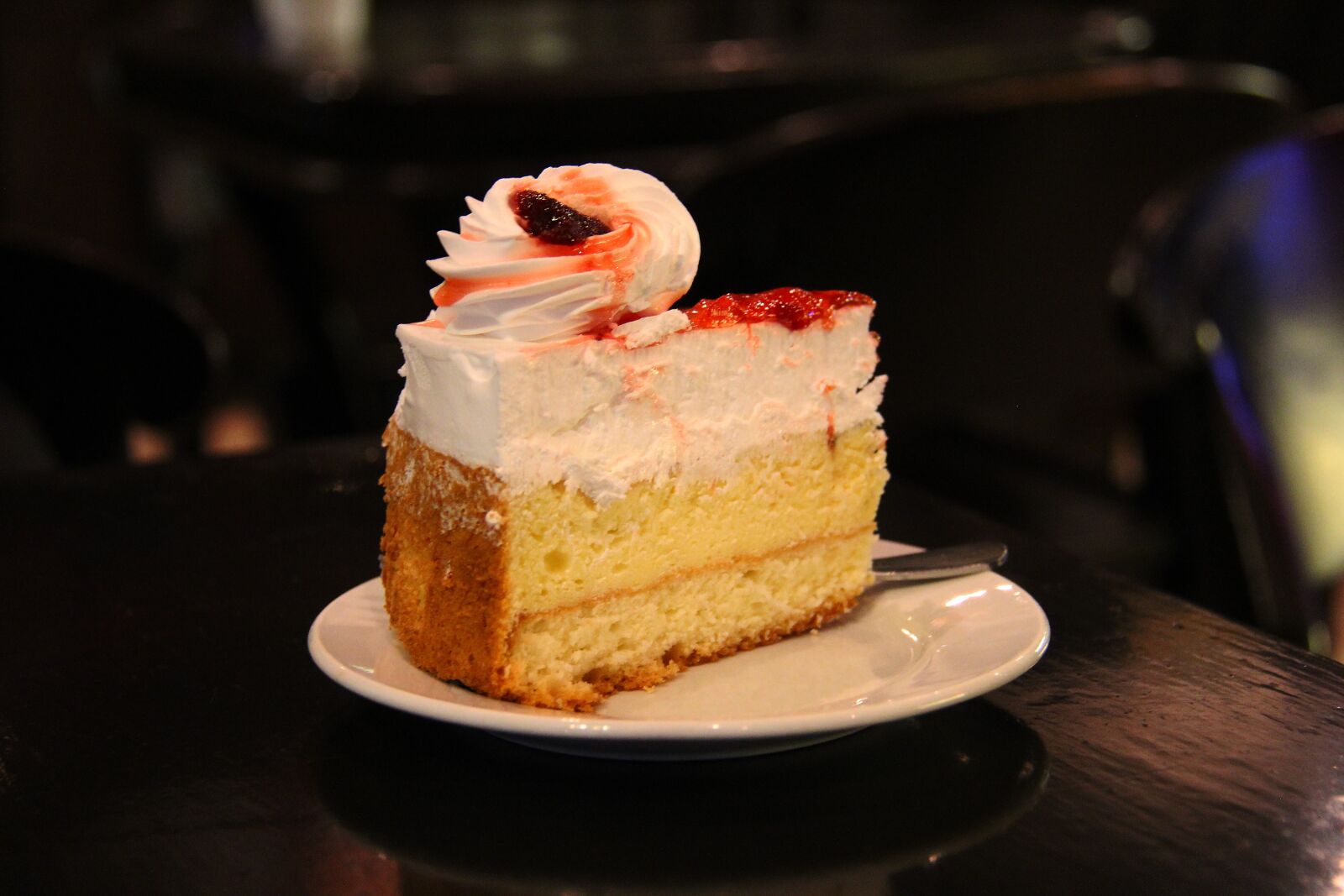 Canon EF-S 18-200mm F3.5-5.6 IS sample photo. Cheese cake, cheese, coffee photography