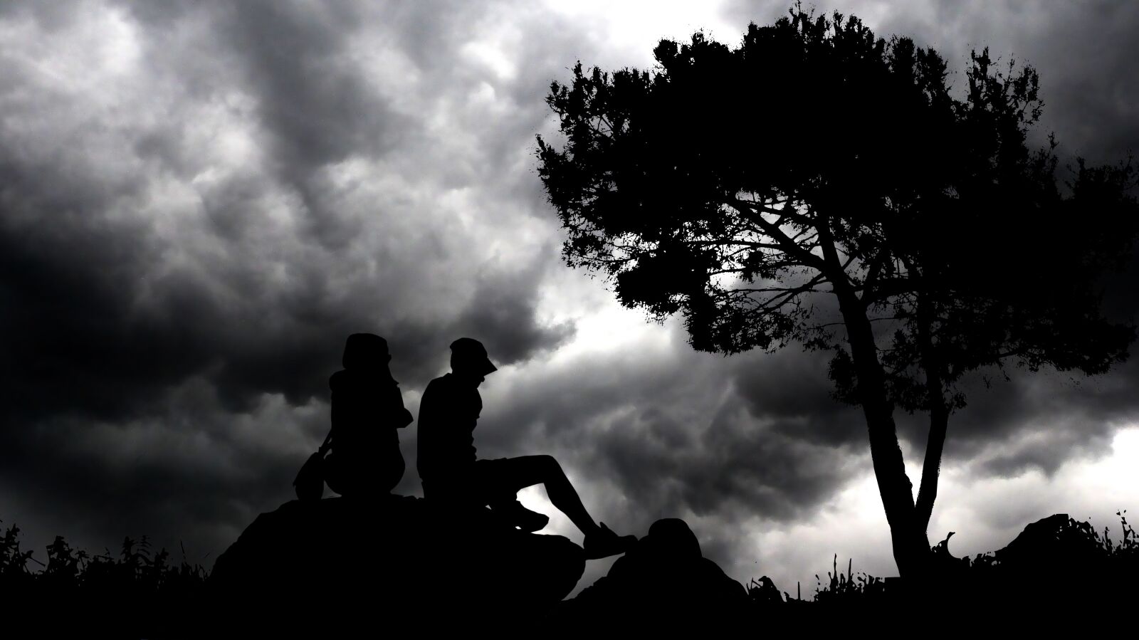 Panasonic Lumix DMC-FZ200 sample photo. Night, couple, romance photography