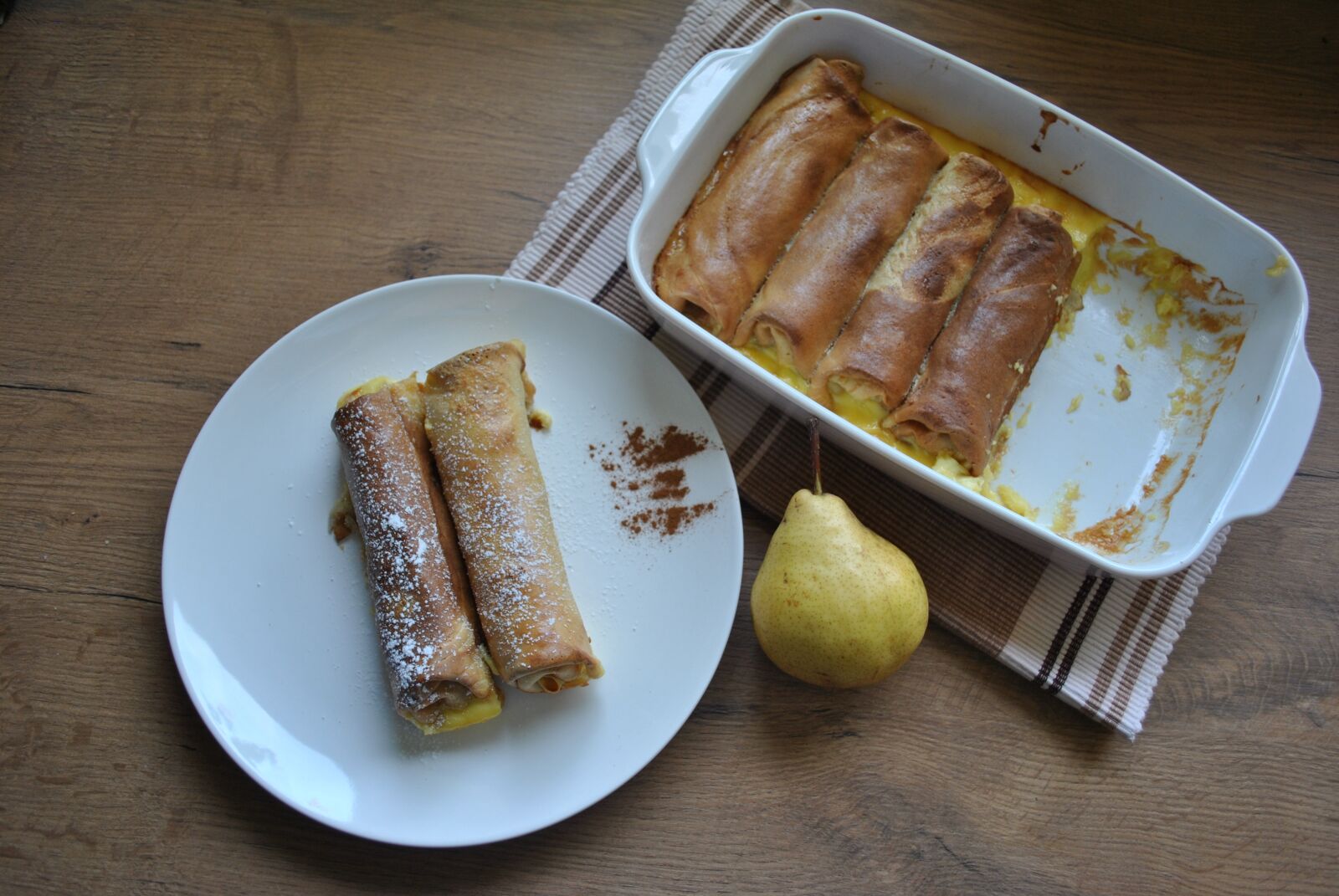 Nikon D3000 sample photo. Pear, pancakes, food photography