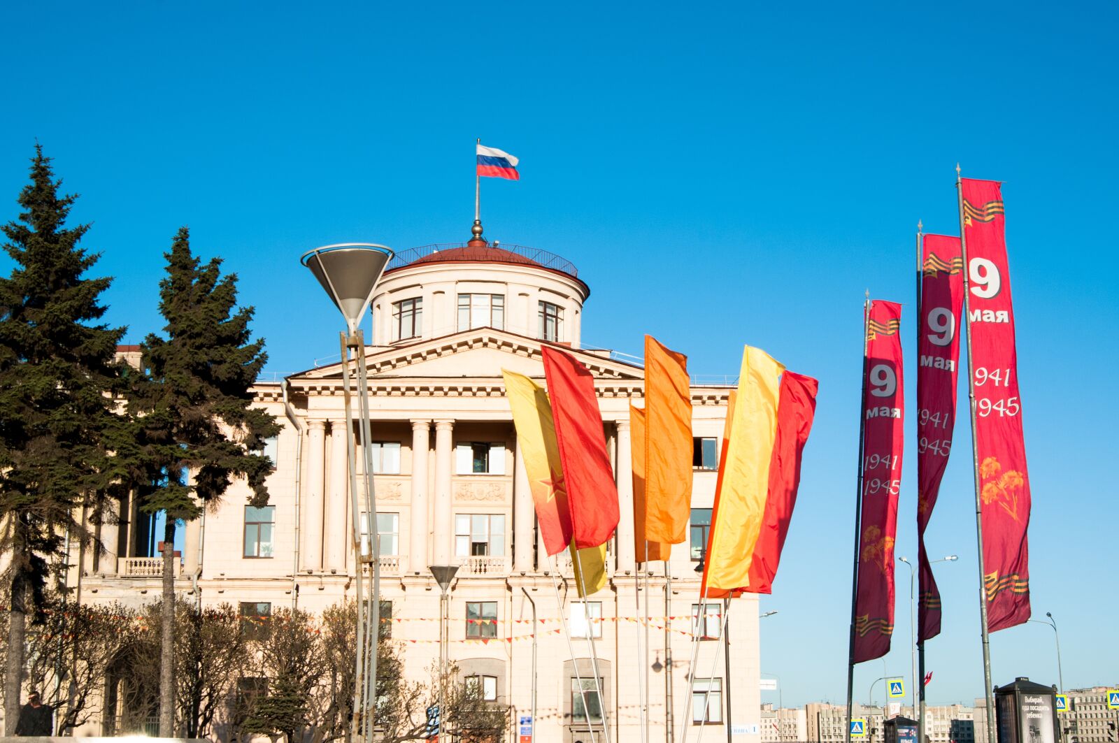 Nikon D300S sample photo. Sky, flags, may 9 photography