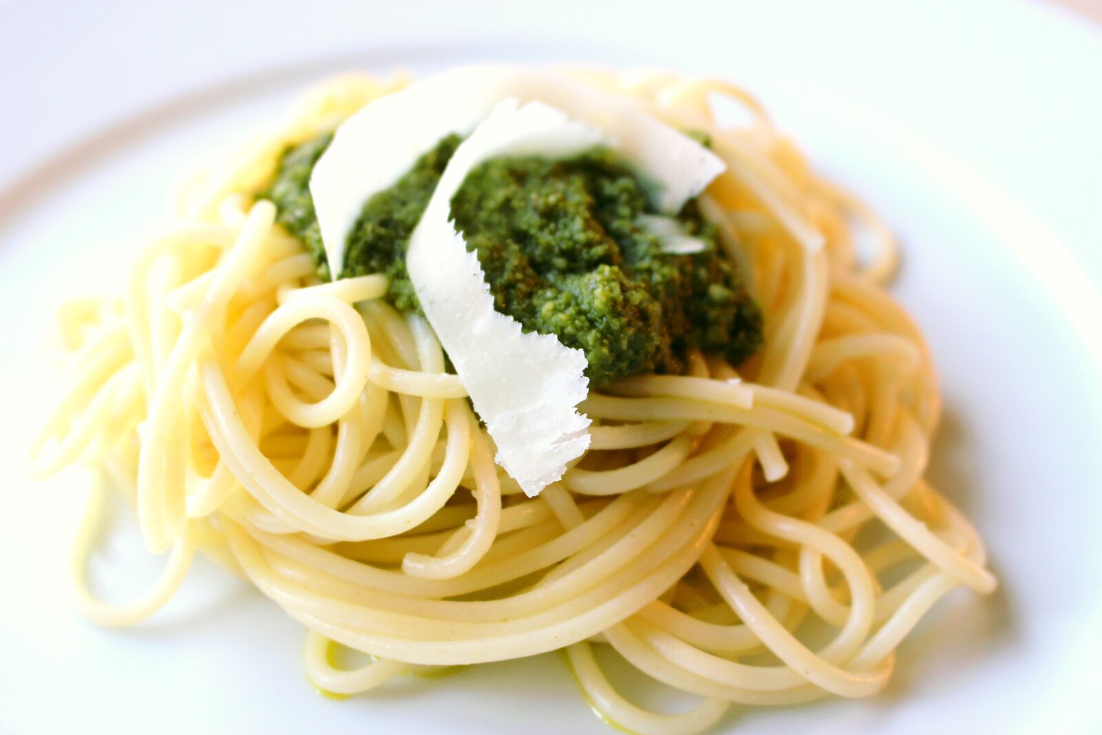 Canon EOS 100D (EOS Rebel SL1 / EOS Kiss X7) sample photo. Pesto, pasta, spaghetti photography