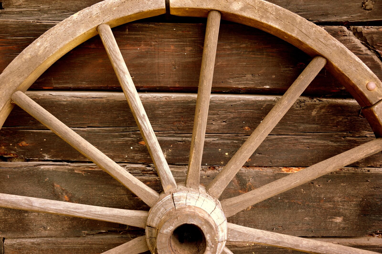 Nikon D3200 sample photo. Wheel, wagon wheel, wood photography