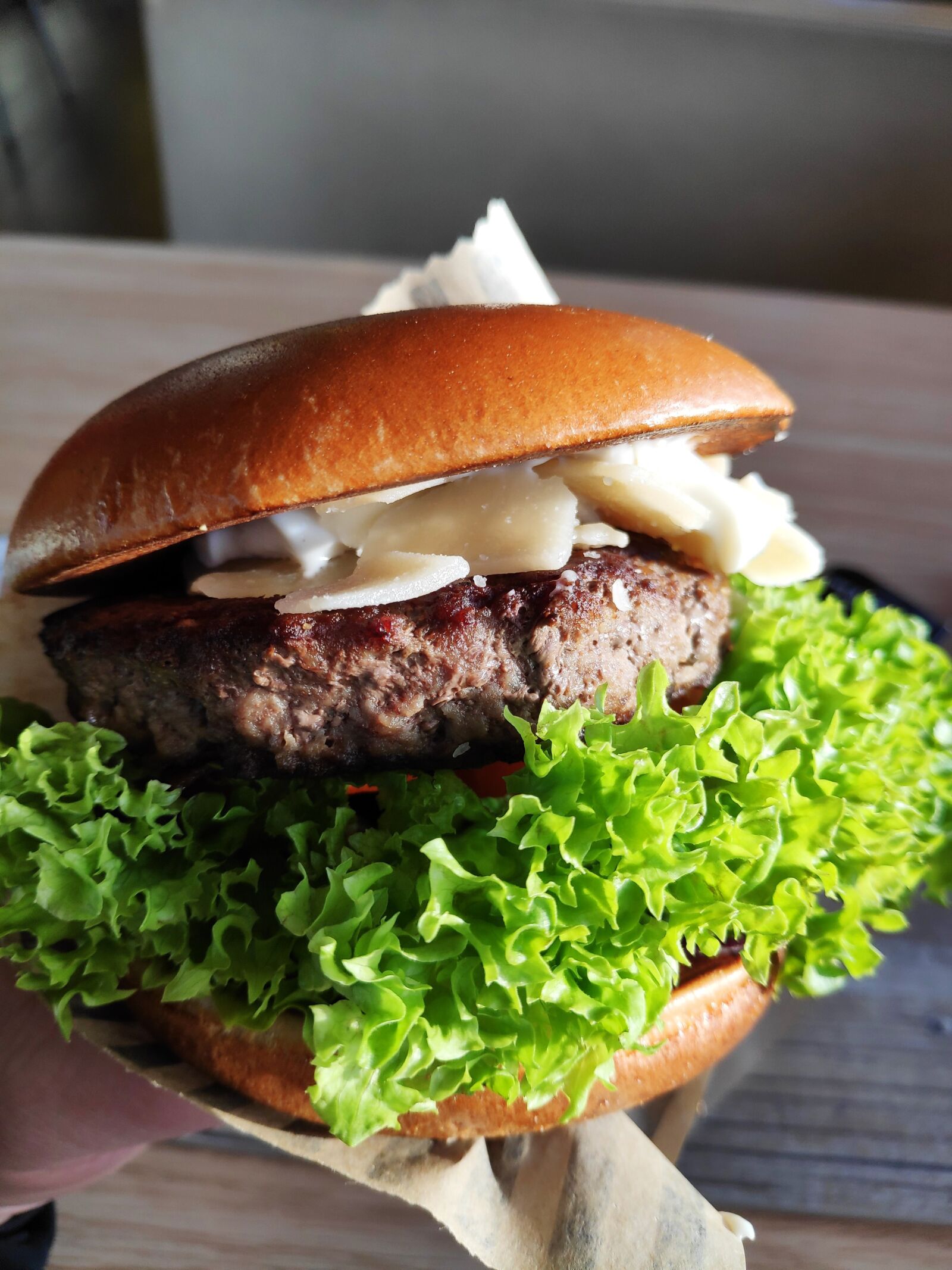 Xiaomi POCO F1 sample photo. Burger, salad, green photography