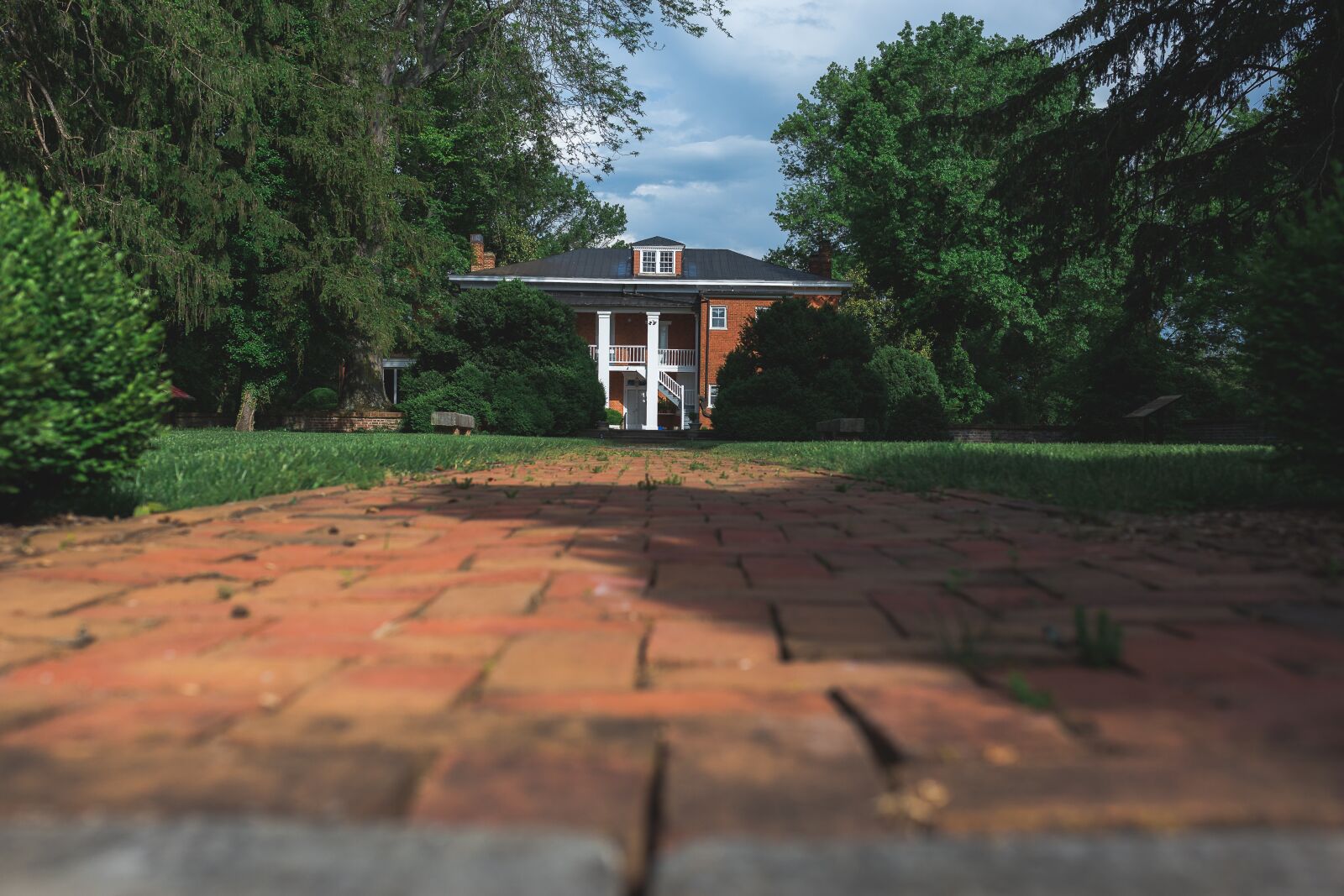 Sigma 35mm F1.4 DG HSM Art sample photo. House, brick, home photography