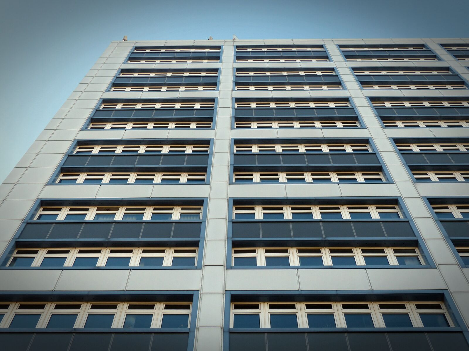 Panasonic Lumix DMC-FZ200 sample photo. Window, facade, architecture photography