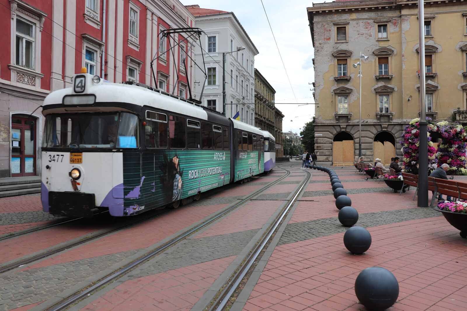 Canon EOS 200D (EOS Rebel SL2 / EOS Kiss X9) sample photo. Tram, tramvai, timisoara photography