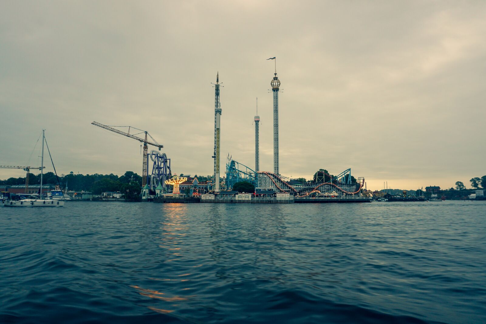 Sony a6300 sample photo. Amusement park, sky, travel photography