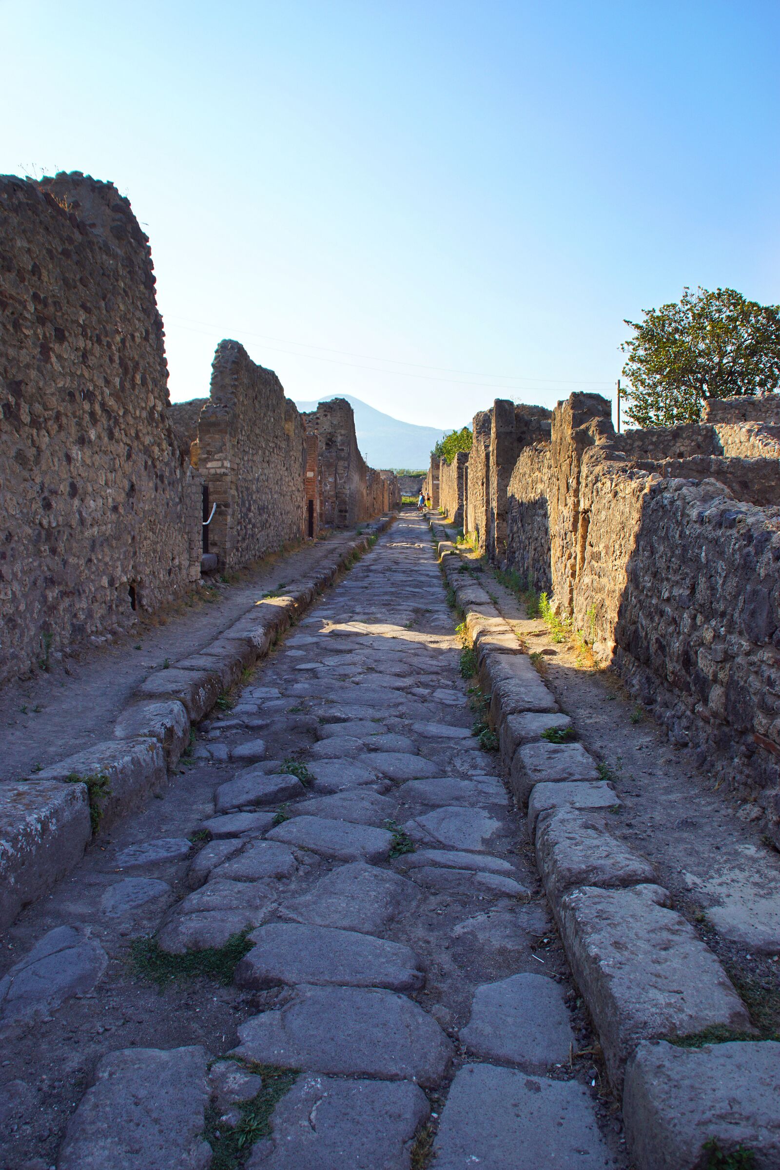 Sony DT 18-200mm F3.5-6.3 sample photo. Pompeii, italy, ancient ruins photography