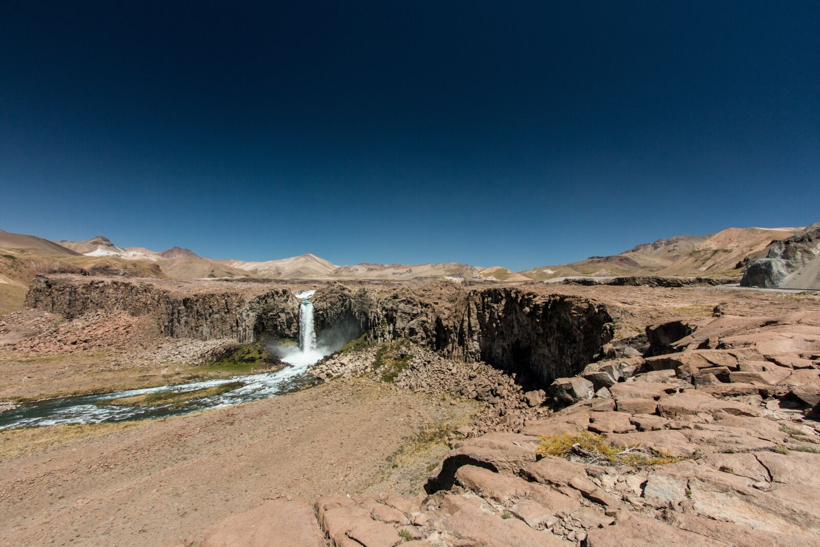 Canon EOS 70D + Canon EF-S 10-22mm F3.5-4.5 USM sample photo. South america, chile, banos photography