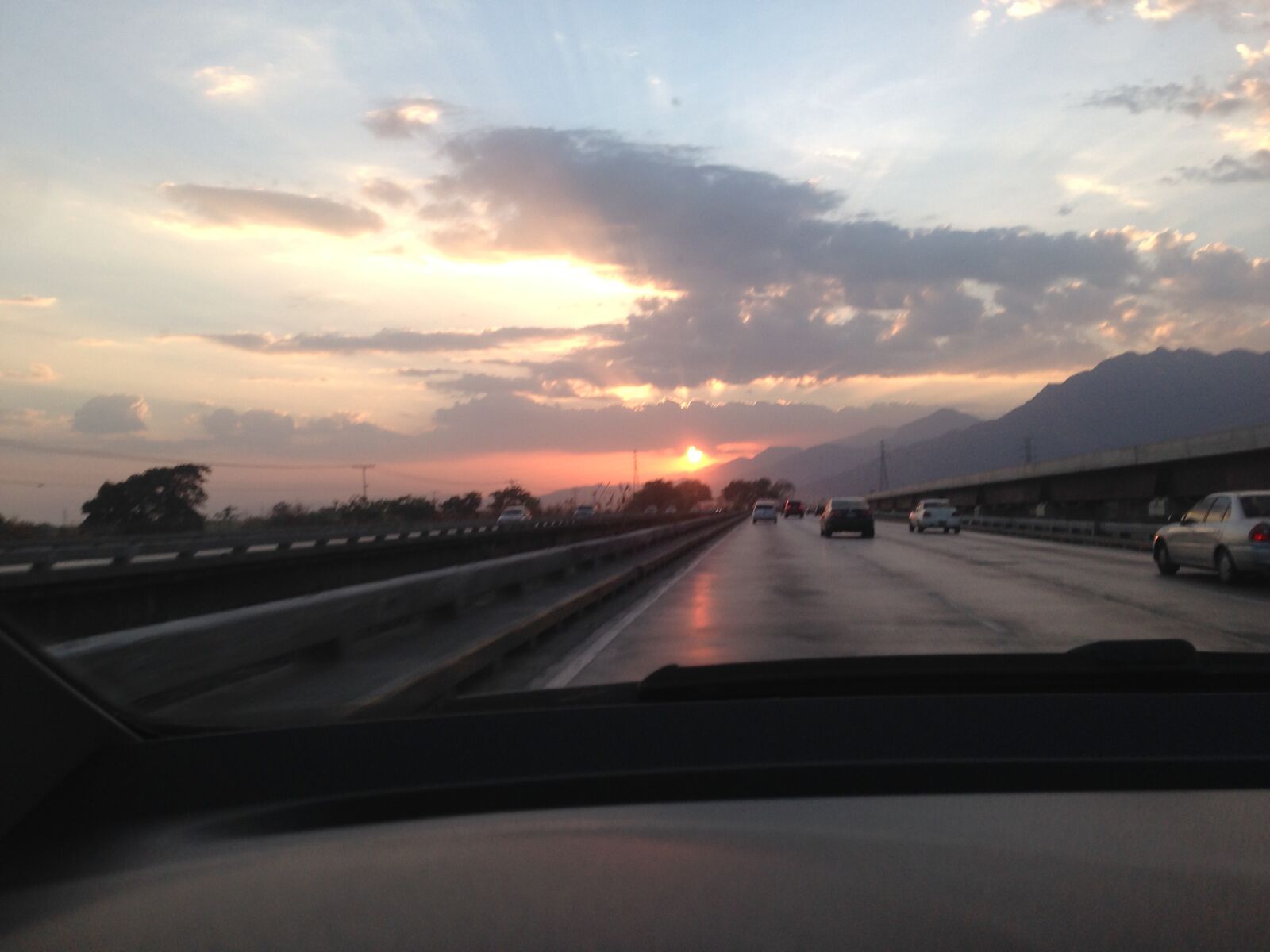 iPhone 5 back camera 4.12mm f/2.4 sample photo. Sunset, back home, gift photography