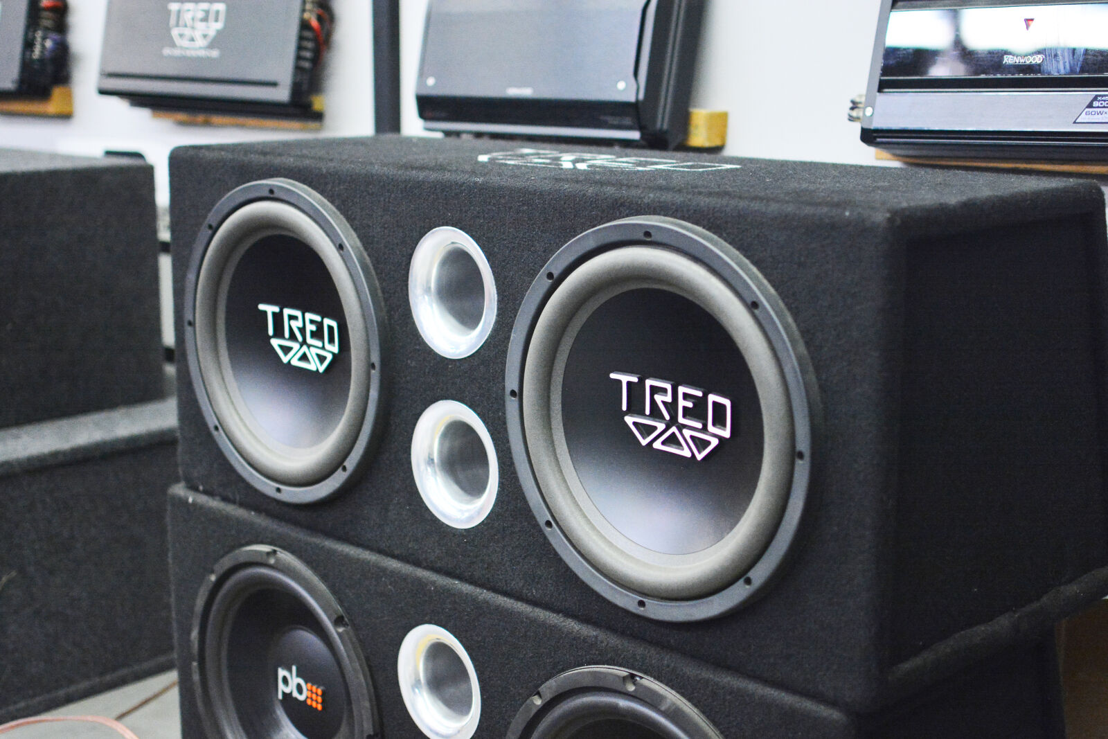 Nikon D7100 sample photo. Abused, amp, amplifier, audio photography