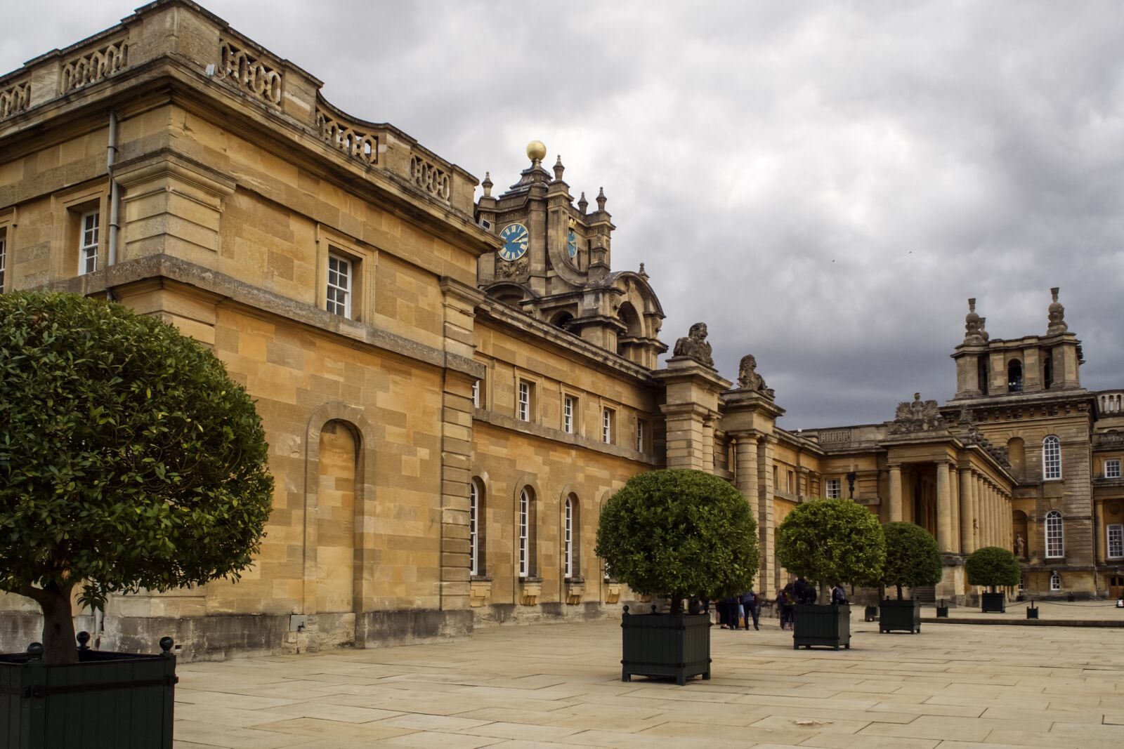 Olympus OM-D E-M10 sample photo. Blenheim palace, castle, world photography
