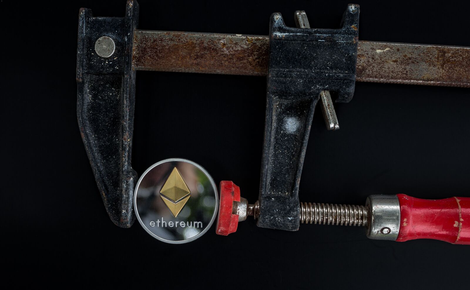 Canon EOS 60D sample photo. Cryptocurrency, security, c clamp photography