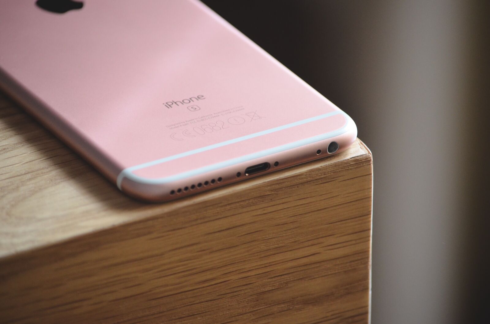 Nikon D5100 sample photo. Rose, gold, iphone, 6s photography