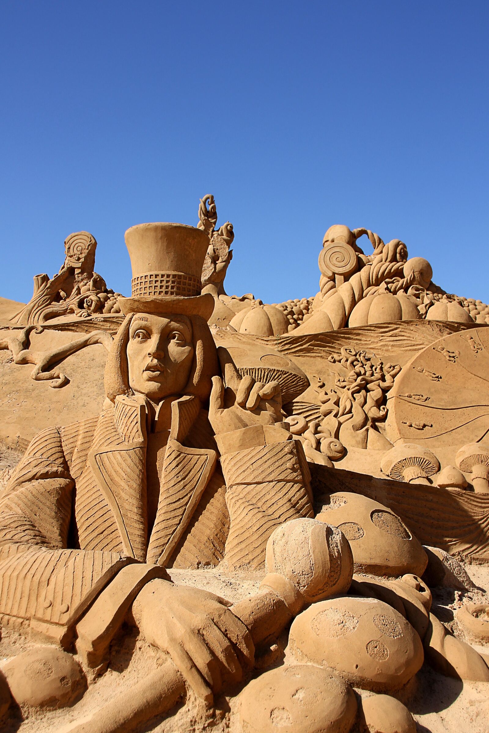 Canon EOS 550D (EOS Rebel T2i / EOS Kiss X4) sample photo. Sand, sand sculpture, artwork photography