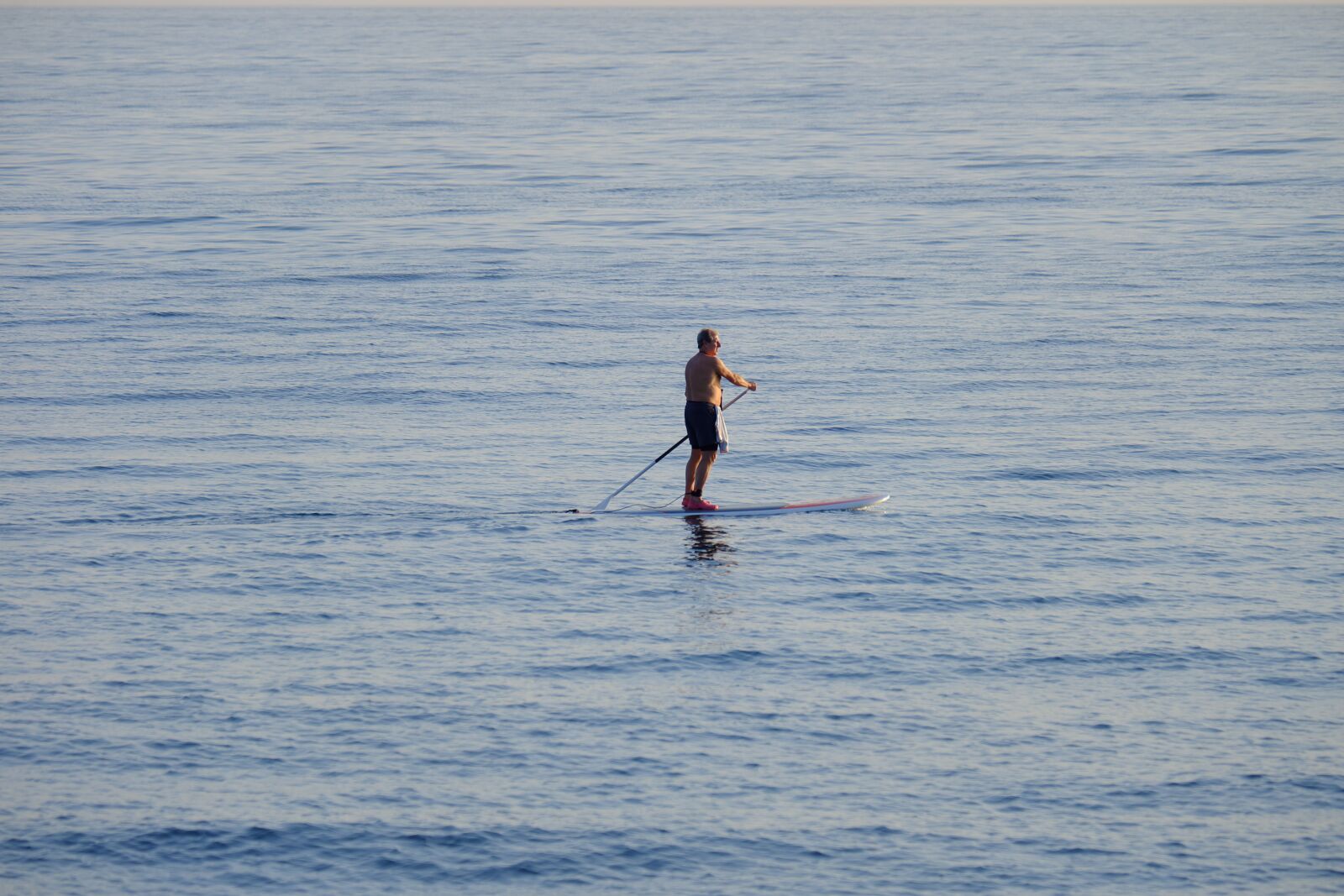 Fujifilm X-A2 + Fujifilm XC 50-230mm F4.5-6.7 OIS II sample photo. Man, sea, swimming photography