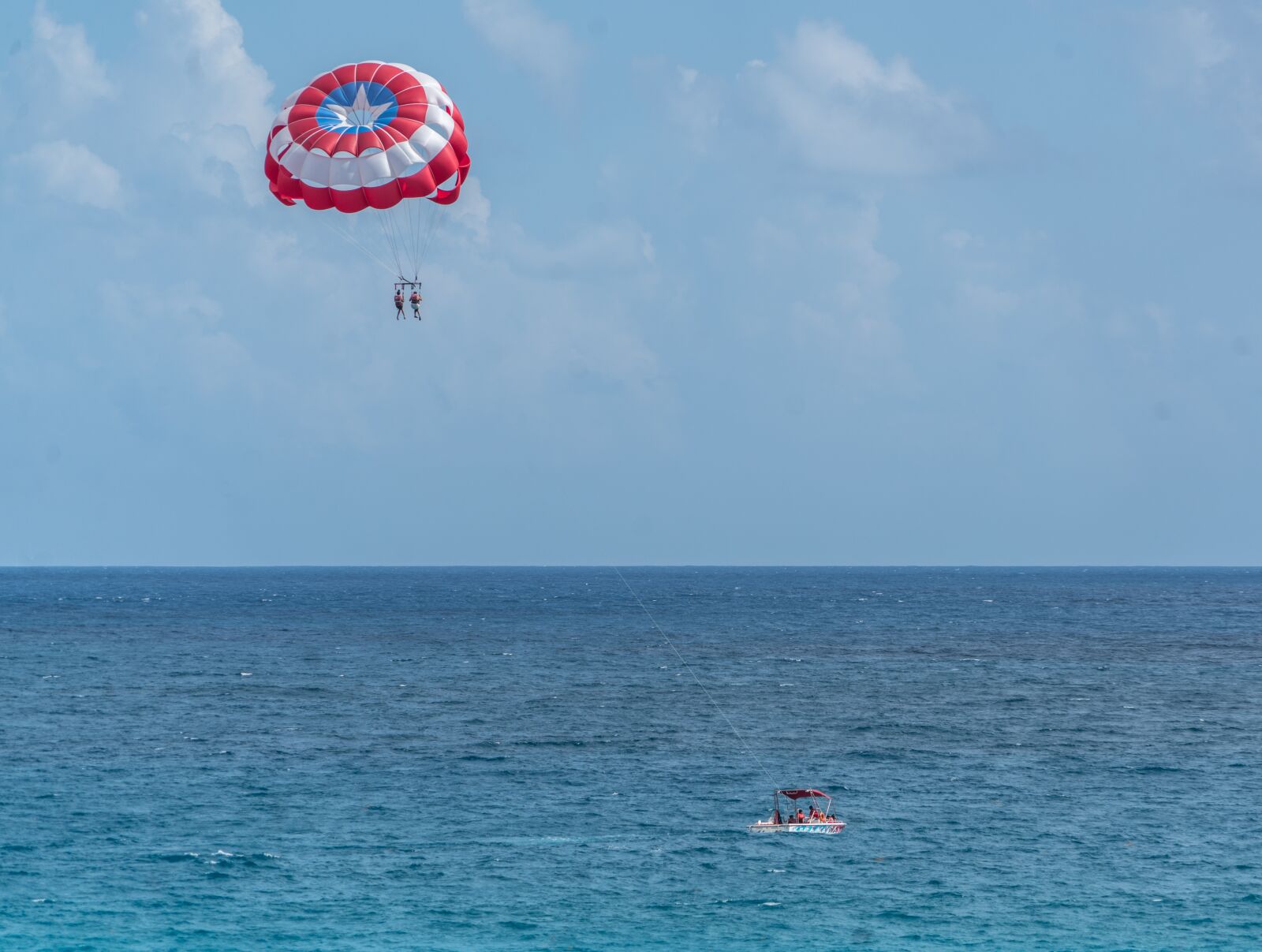 Sony a7R II sample photo. Cancun, mexico, parasailing photography