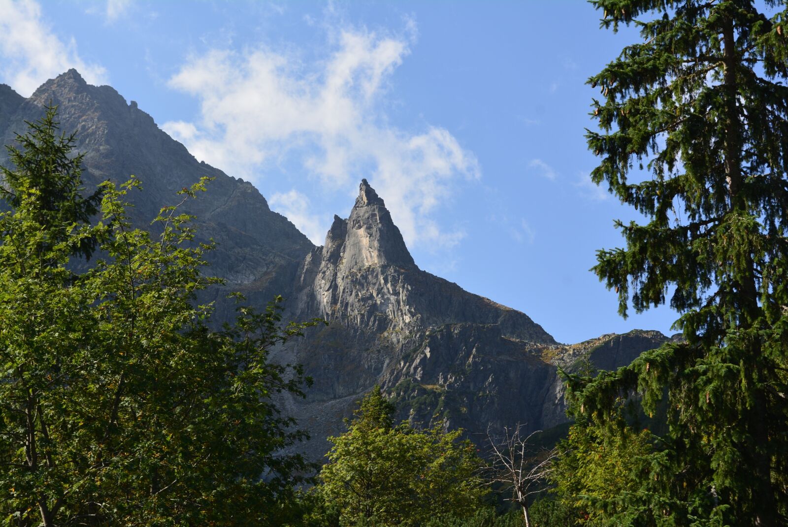 Nikon D5200 sample photo. Buried, the sun, mountains photography