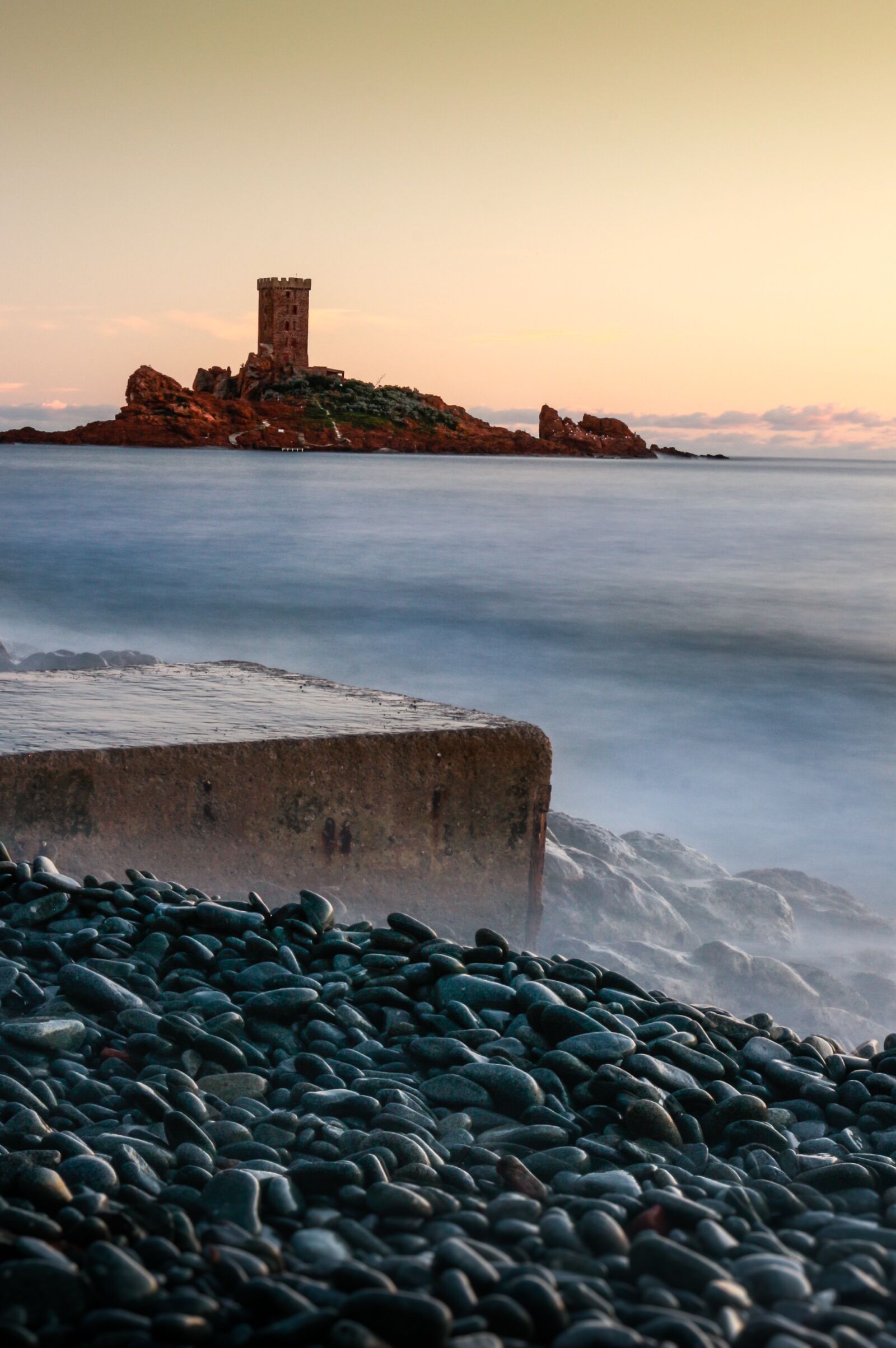 Canon EOS 700D (EOS Rebel T5i / EOS Kiss X7i) sample photo. Dramont, boulouris, sunset photography