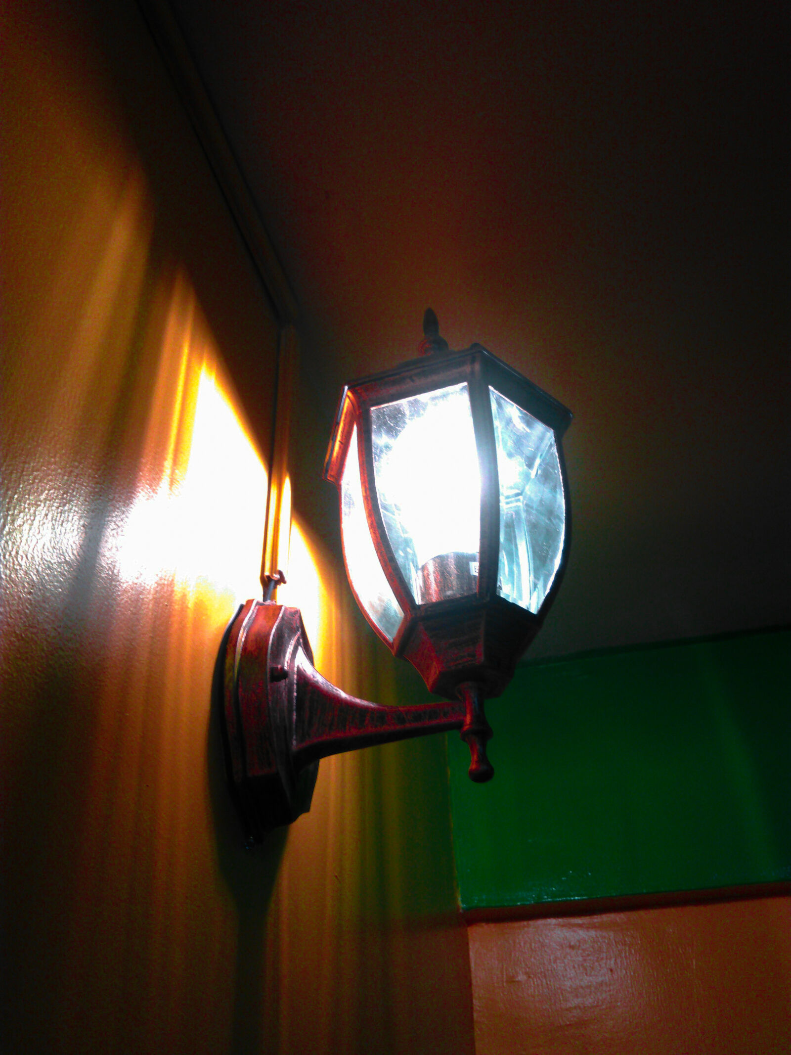 ASUS X013D sample photo. Lamp, light photography