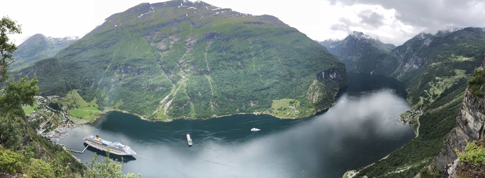 iPhone X back camera 4mm f/1.8 sample photo. Cruise ship, high land photography