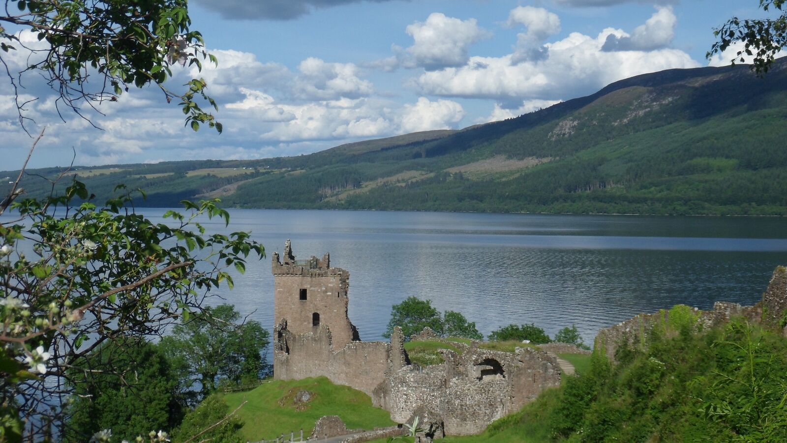 Samsung PL210, PL211 / VLUU PL210, PL211 sample photo. Lake, scotland, castle photography