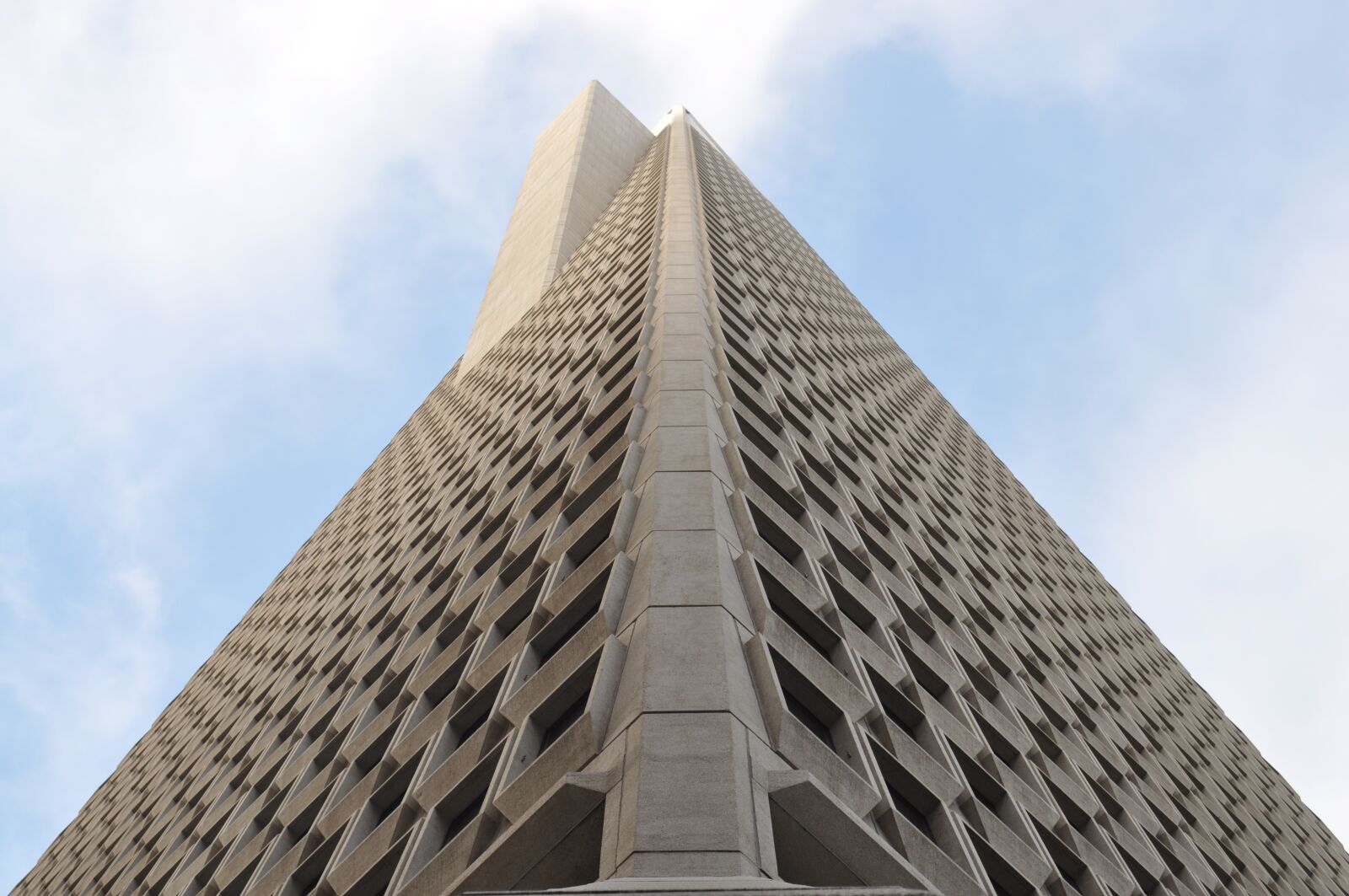 Nikon D5000 sample photo. Pyramid, skyscraper, building photography