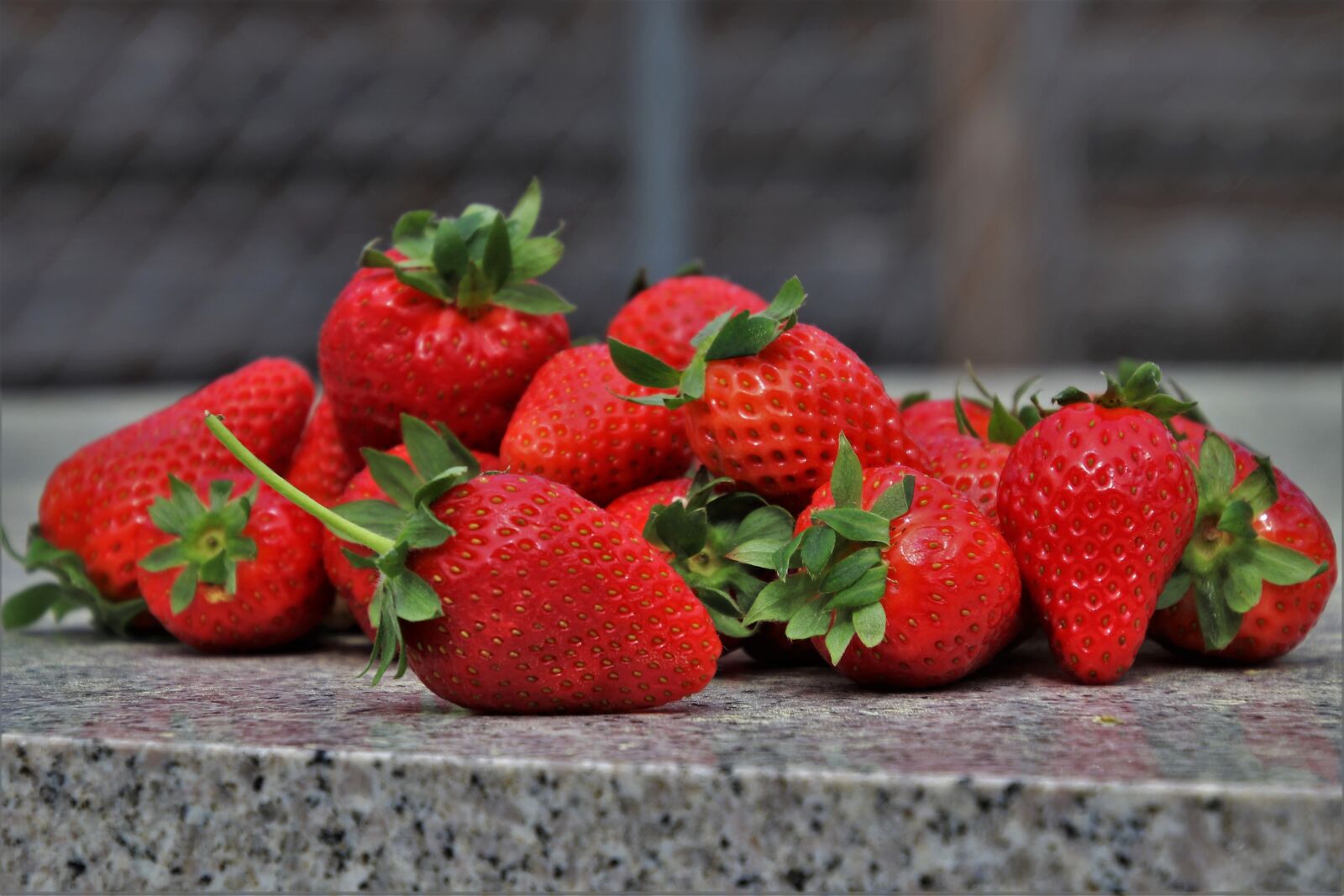 Canon EOS 80D sample photo. Dessert, strawberries, red photography
