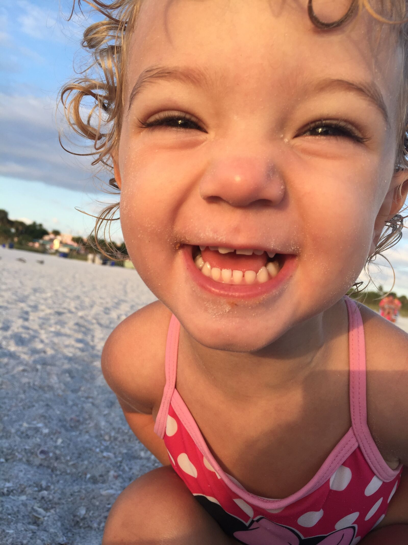 iPhone 6 Plus back camera 4.15mm f/2.2 sample photo. Child, beach, sand photography