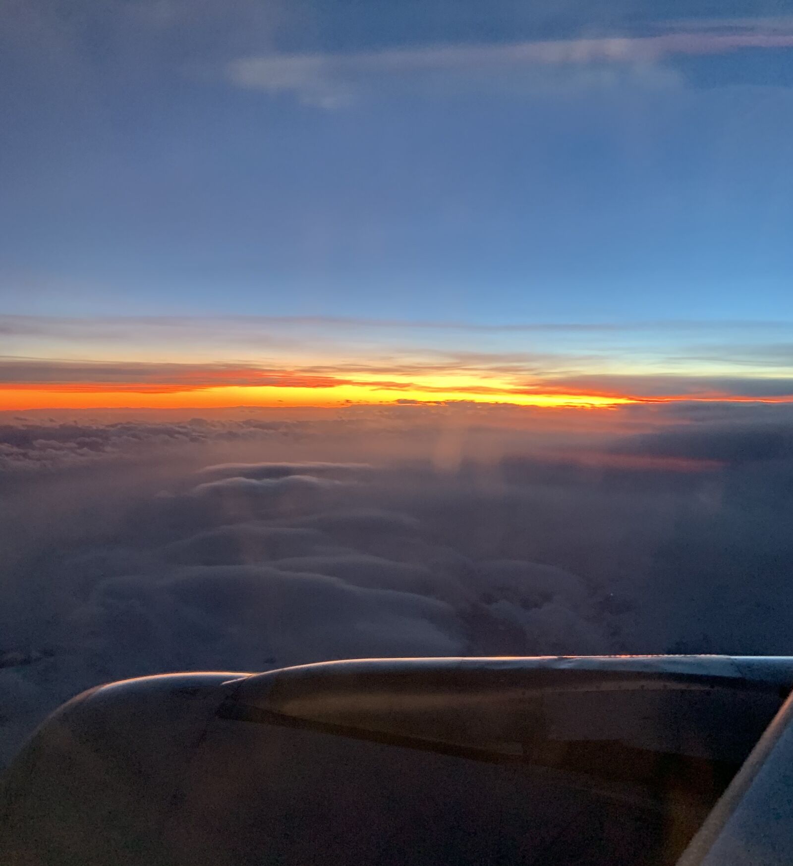 Apple iPhone XS sample photo. Aircraft, sunset, sunrise photography