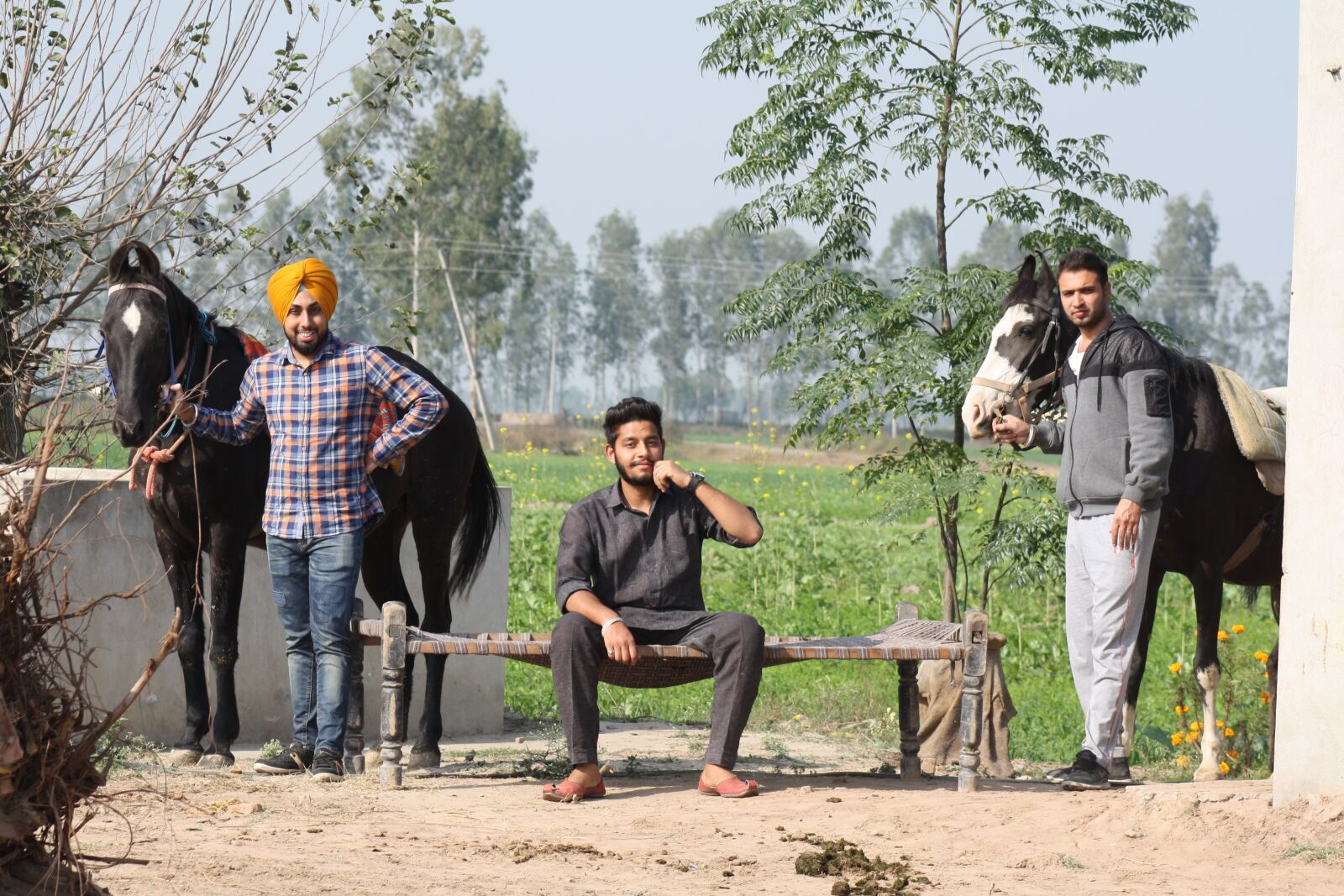 Canon EOS 1000D (EOS Digital Rebel XS / EOS Kiss F) sample photo. India, countryside, farm photography