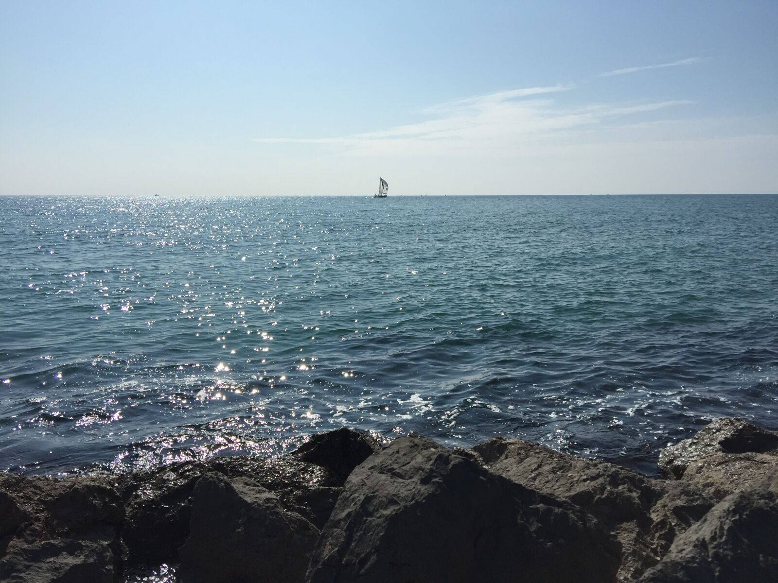 iPhone 6 Plus back camera 4.15mm f/2.2 sample photo. Palavas, mer, voilier photography