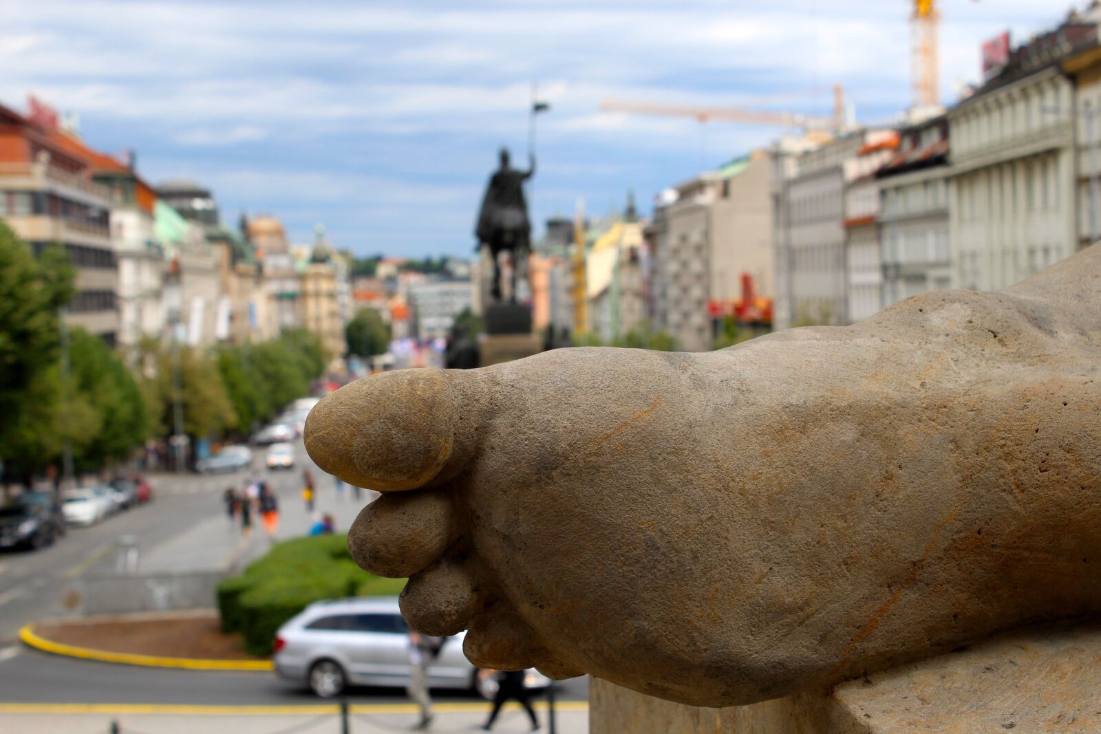 Canon EOS 1300D (EOS Rebel T6 / EOS Kiss X80) sample photo. Prague, downtown, wenceslas square photography