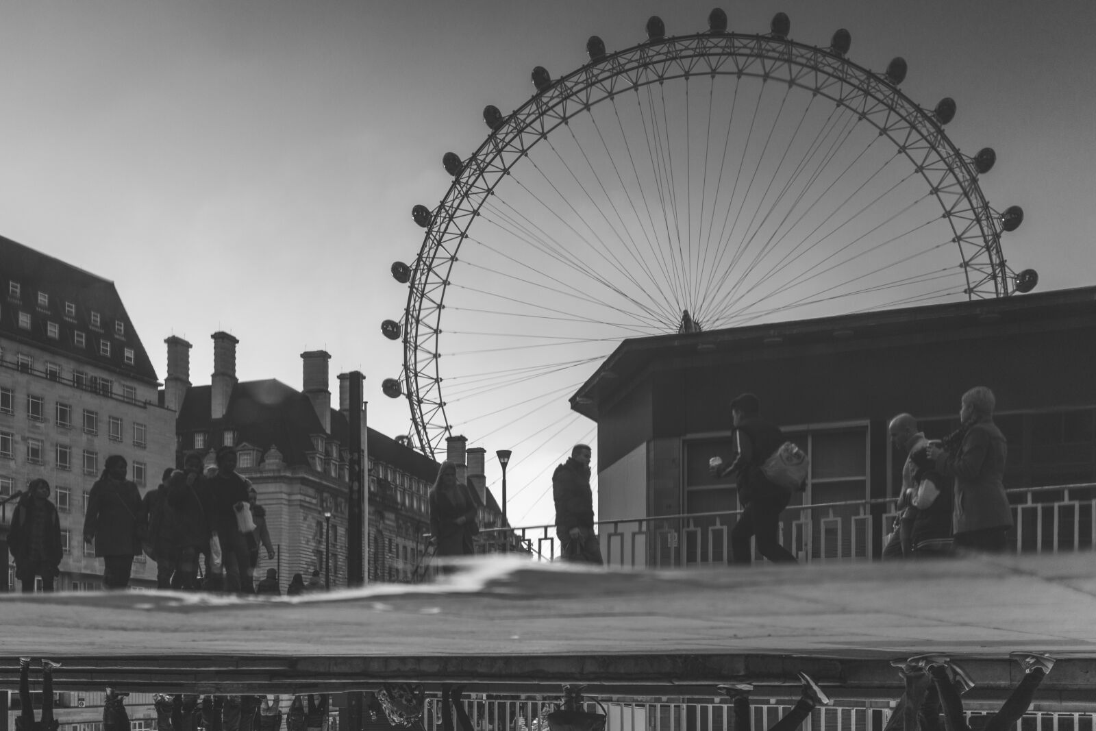 Canon EOS 6D + Sigma 35mm F1.4 DG HSM Art sample photo. London, london, eye, mirror photography