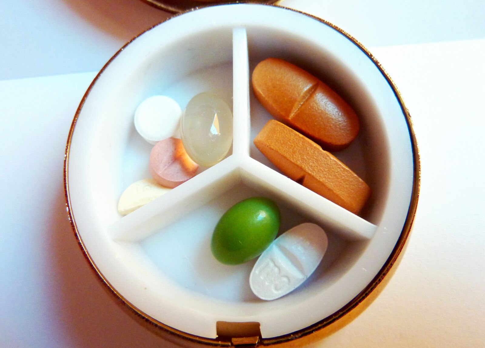 Panasonic DMC-TZ7 sample photo. Tablets, drug, daily ration photography