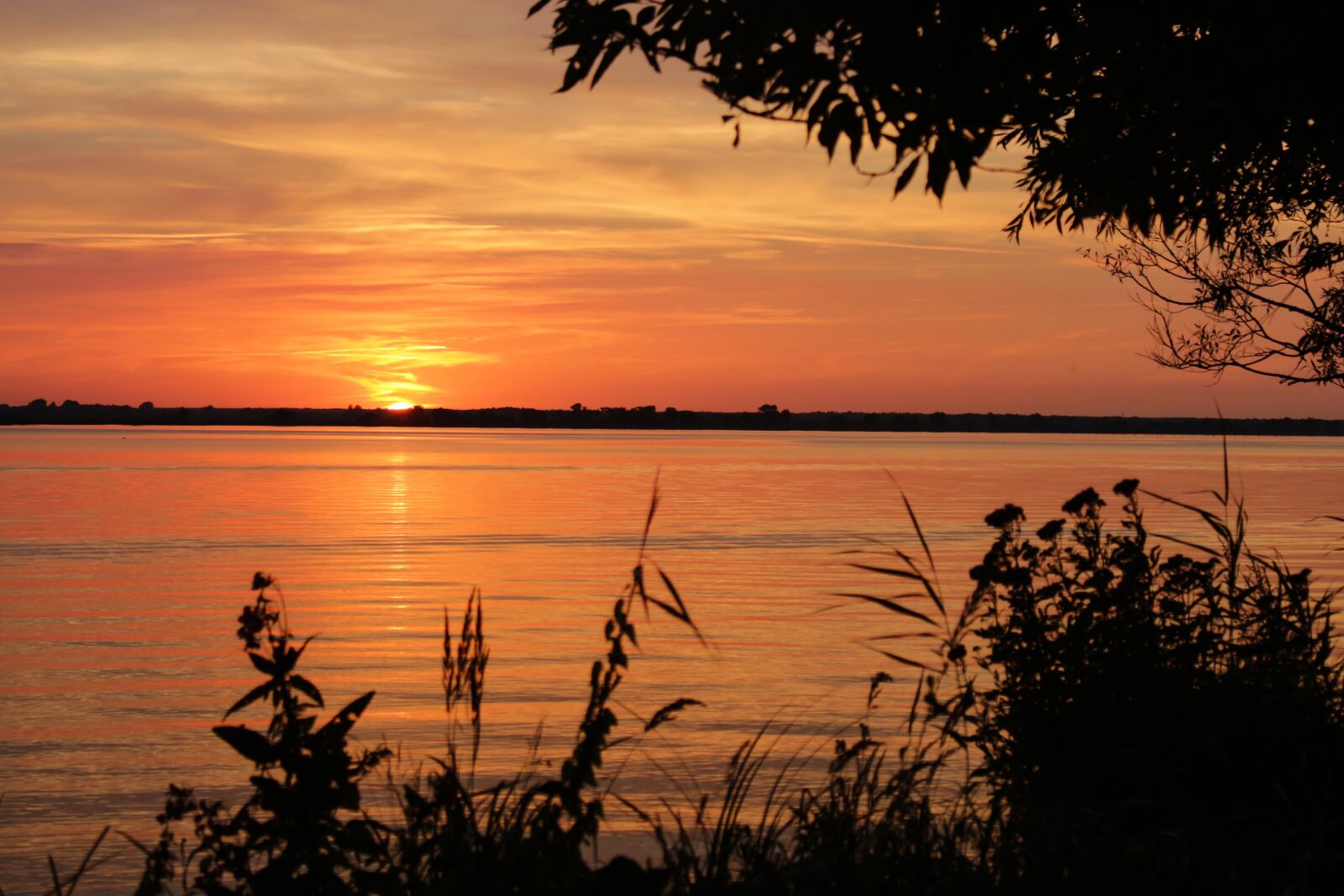 Canon EOS 700D (EOS Rebel T5i / EOS Kiss X7i) sample photo. Sunset, summer, water photography