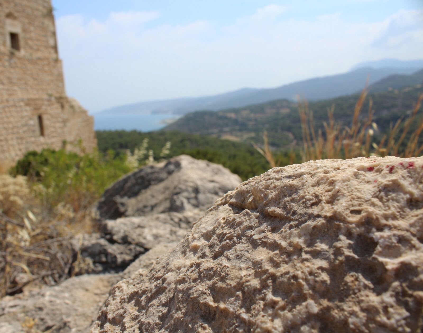 Canon EOS 1200D (EOS Rebel T5 / EOS Kiss X70 / EOS Hi) sample photo. Blue, mountains, coast, mountains photography