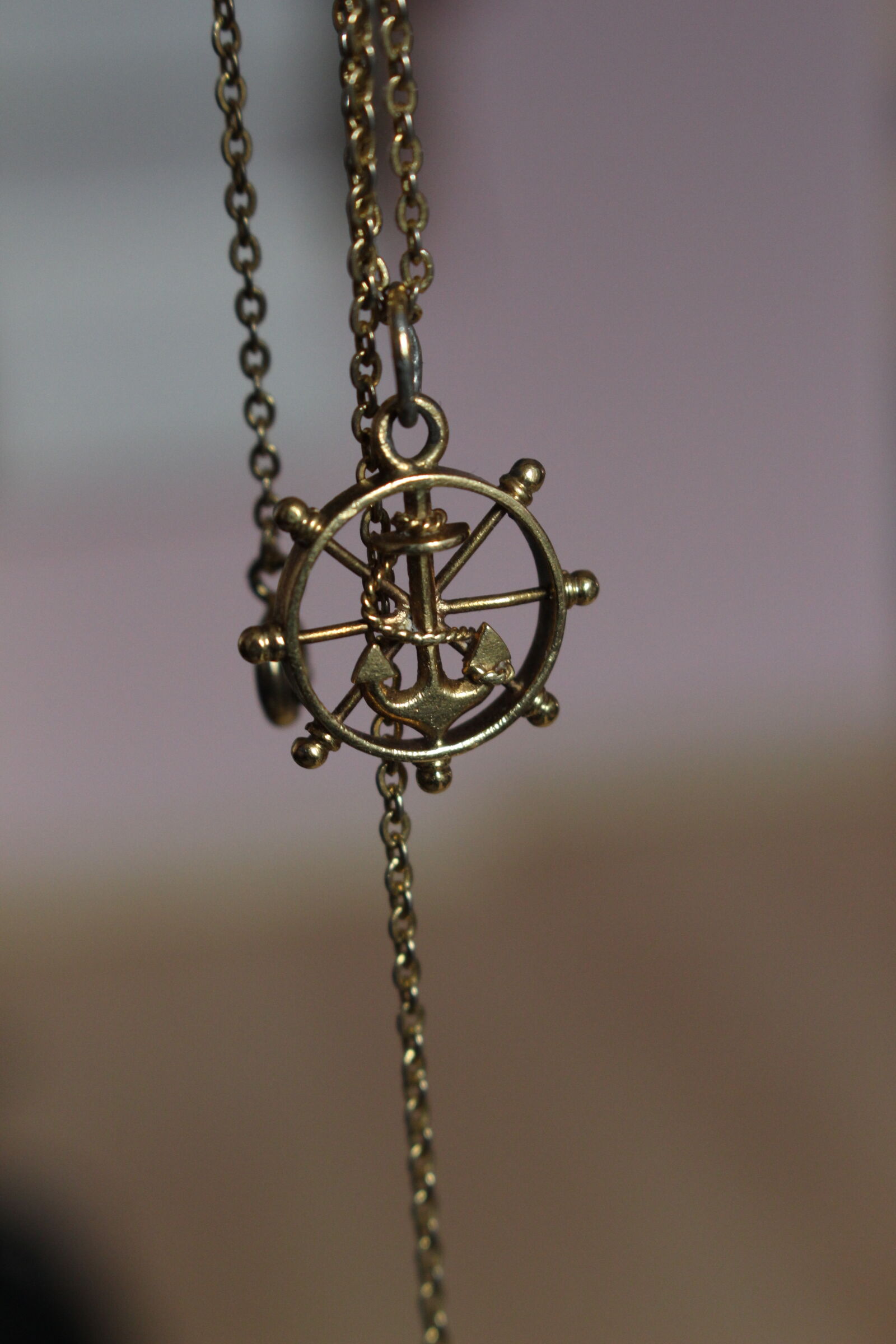 Canon EF-S 18-55mm F3.5-5.6 IS STM sample photo. Anchor, necklace, theme, details photography