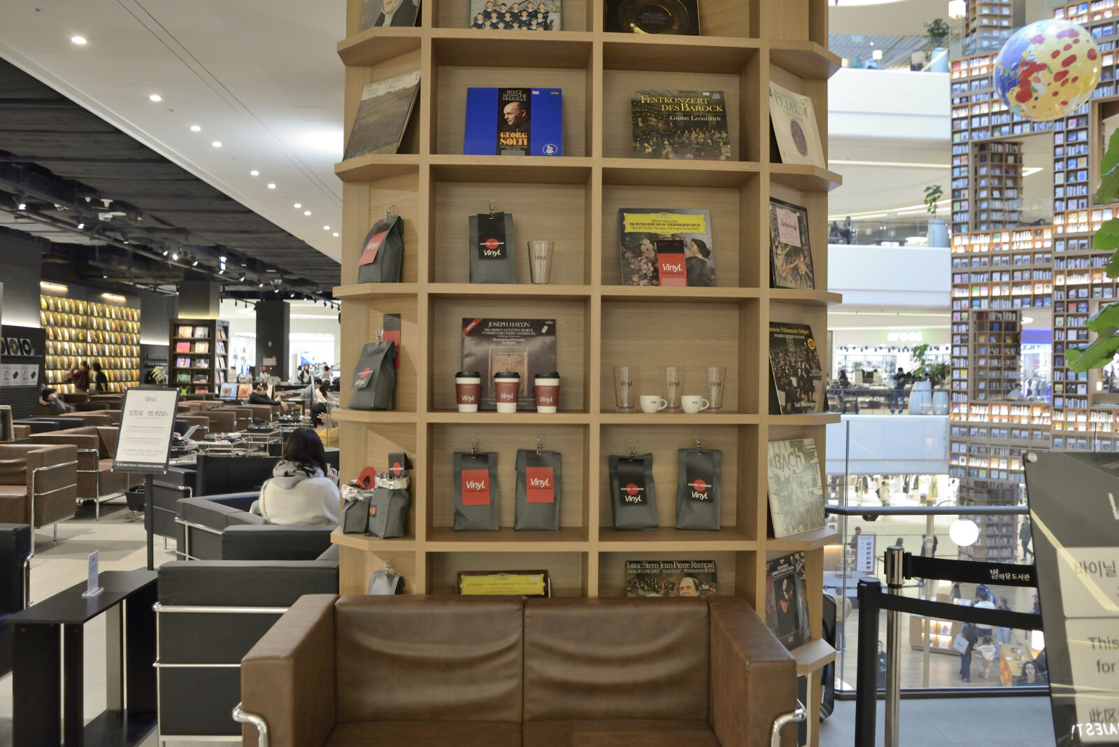 AF Nikkor 28mm f/2.8 sample photo. Starfield suwon photography
