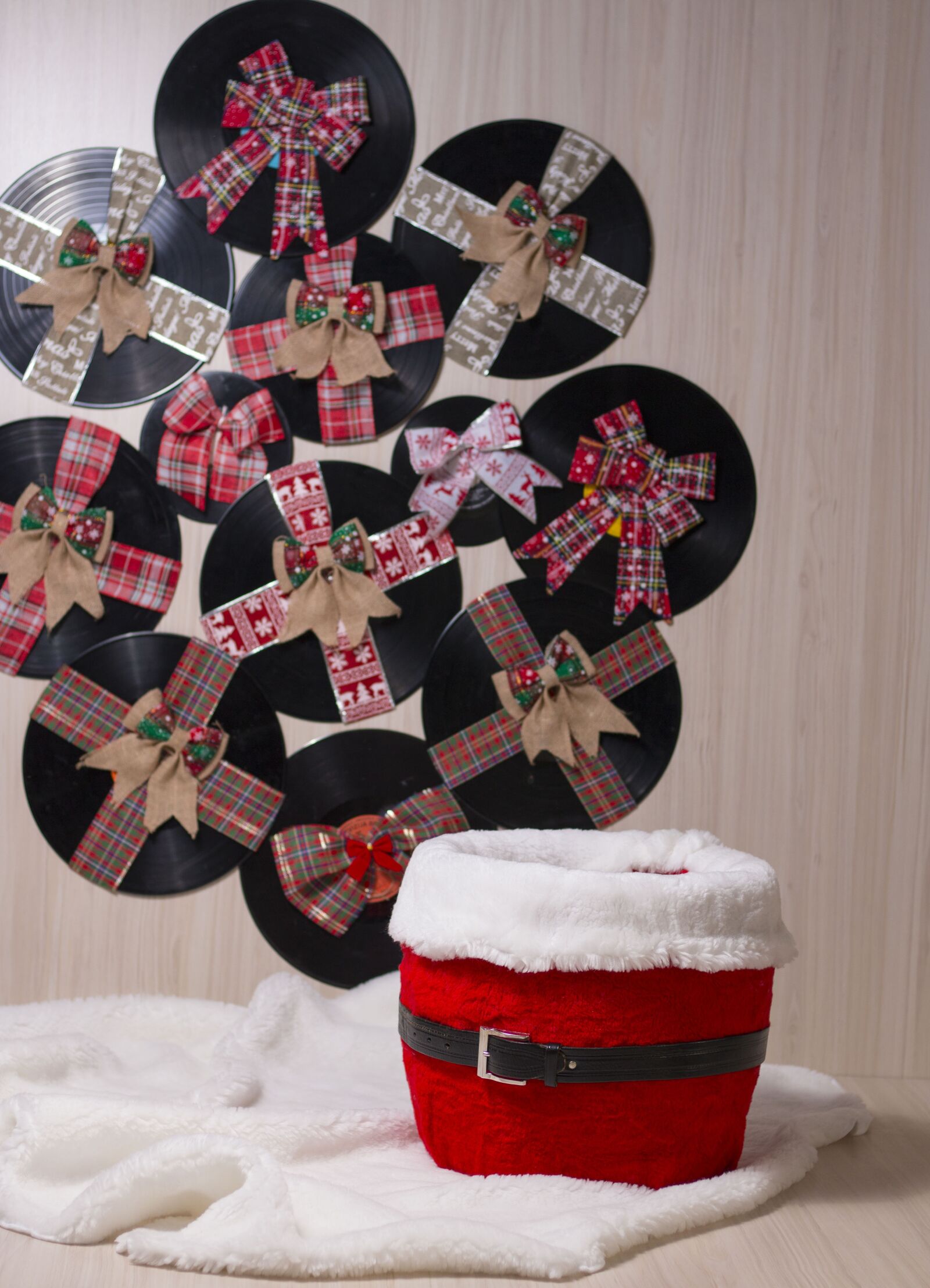 Canon EOS 70D + Canon EF 50mm F1.8 STM sample photo. Christmas, christmas backdrop, lights photography
